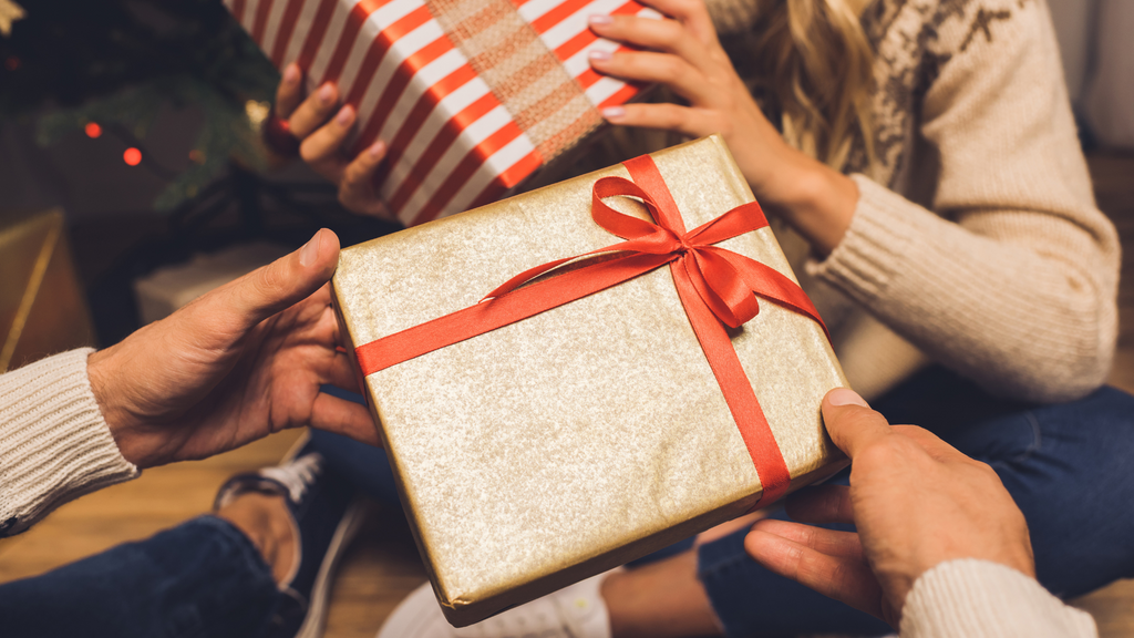 The Gift of Wellness: A Holiday Gift Guide for the wellness enthusiast