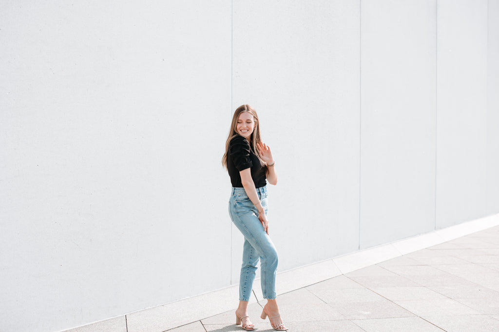 Book a consult with GutPersonal's lead dietitician, Jillian, today. Photo of Jillian.